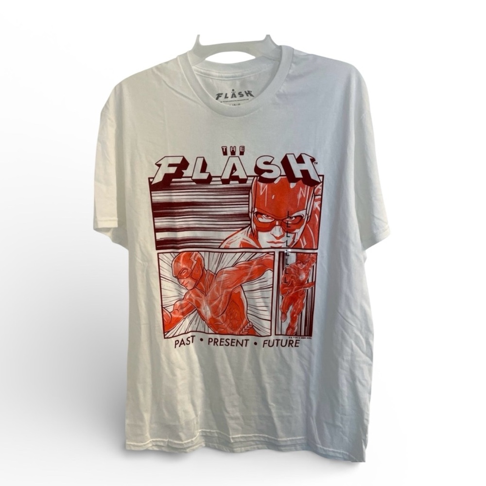 NWT The Flash T-Shirt Large